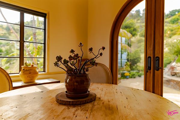 Glendower Estate - Speakeasy Recording Studio