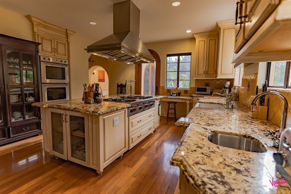 Glendower Estate - Speakeasy Recording Studio