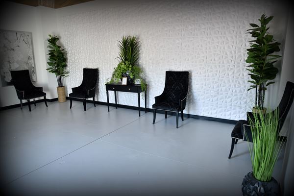 Diamondz and Pearlz Event Center