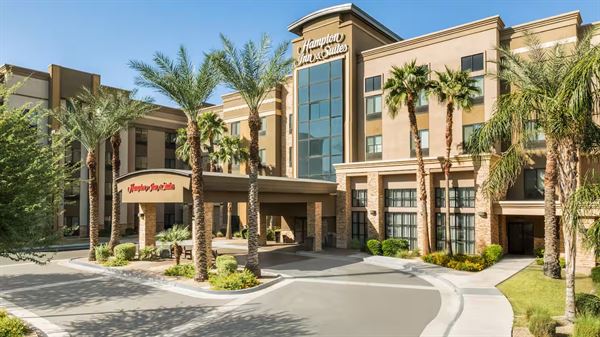 Hampton Inn & Suites Phoenix Glendale-Westgate