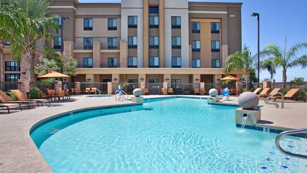 Hampton Inn & Suites Phoenix Glendale-Westgate