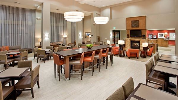 Hampton Inn & Suites Phoenix Glendale-Westgate