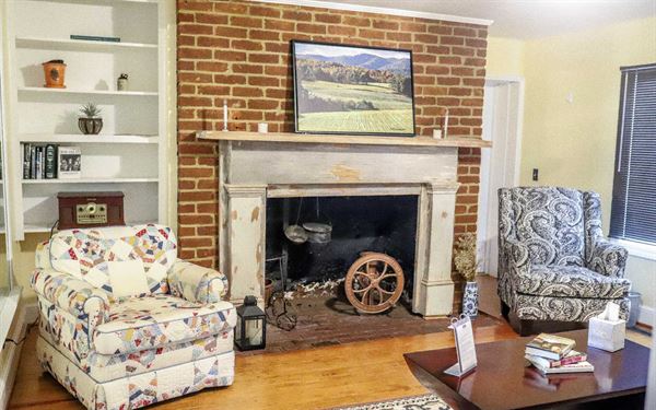 Early Inn at the Grove