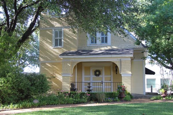 The Heard-Craig Art Center & Museum