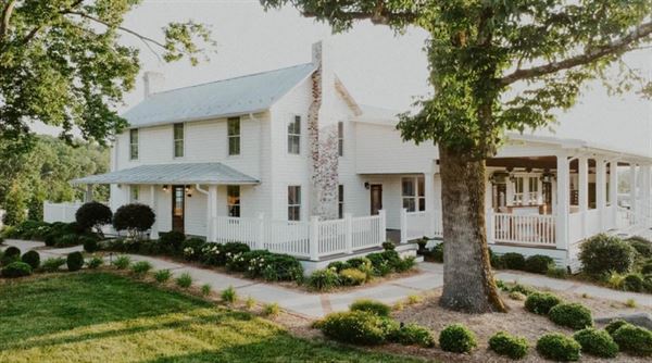 Triple J Manor House