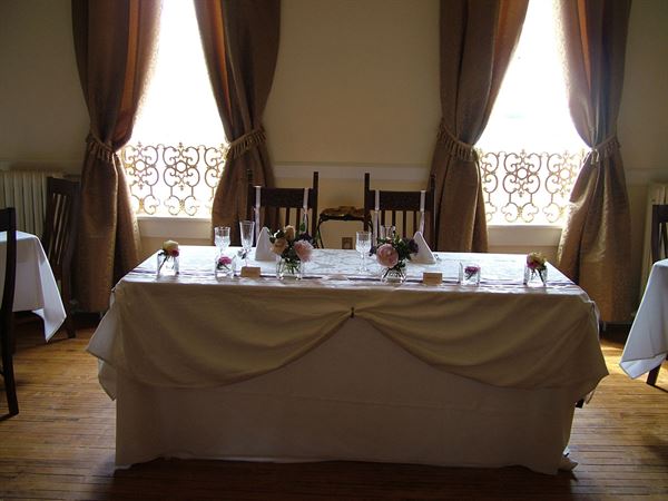 Martin & Mason Hotel