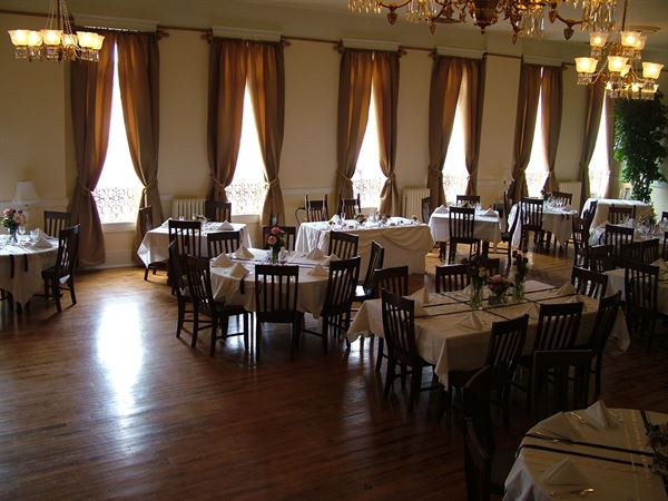 Martin & Mason Hotel