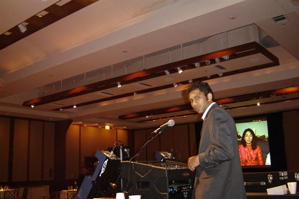 Desibels DJ, Karaoke & Photo Booth