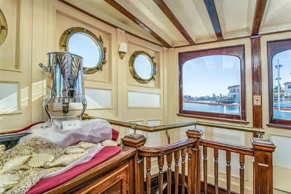 Electra Yacht Charters