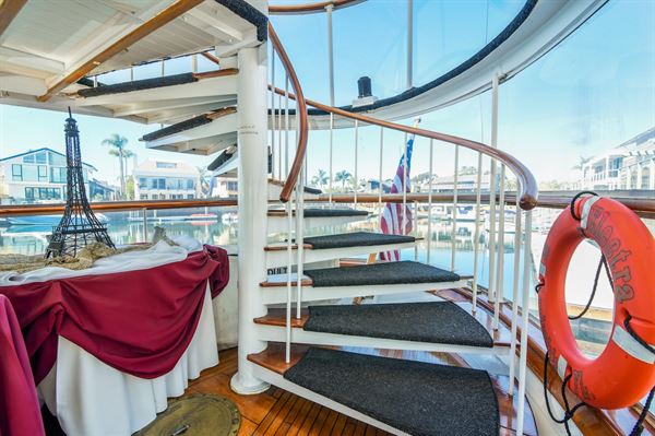 Electra Yacht Charters