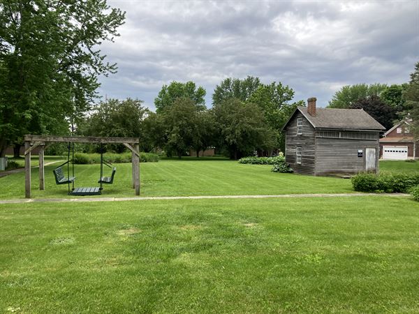 Amana Arts Guild Center