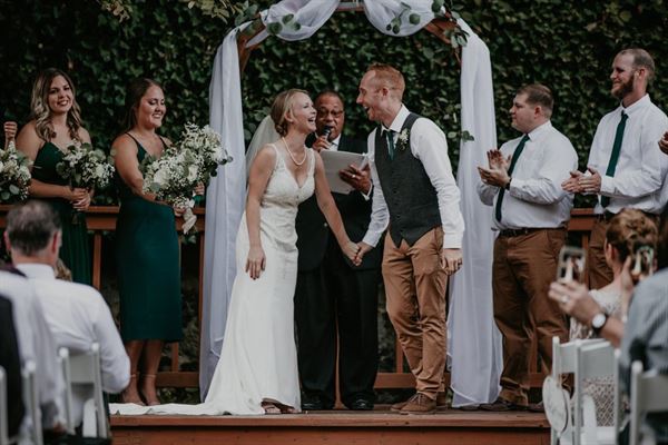 The Laurelhurst Club