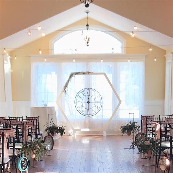 Seasons At The Riter Mansion