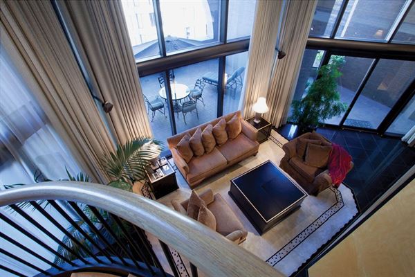 Metropolitan Hotel - Vancouver