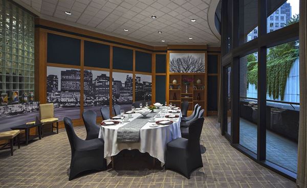 Metropolitan Hotel - Vancouver