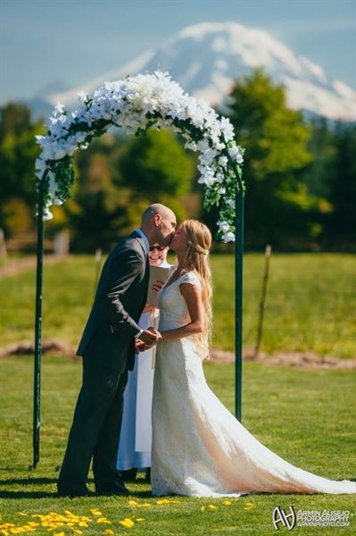 Neuwaukum Wedding and Event Hall