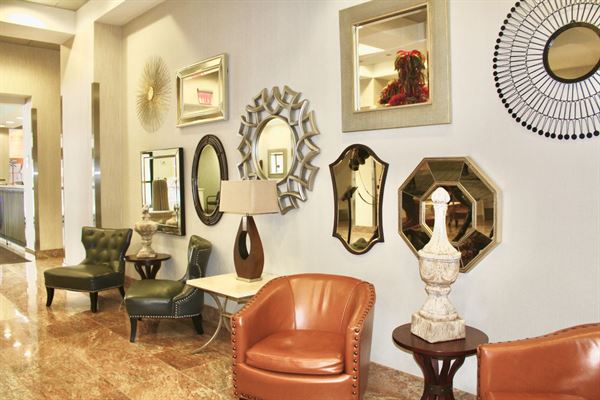 Marco LaGuardia Hotel & Suites