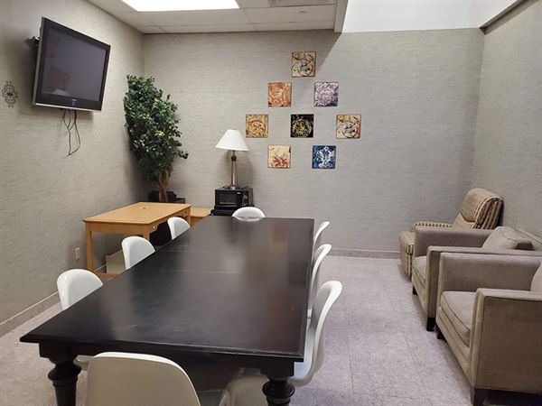 Marco LaGuardia Hotel & Suites