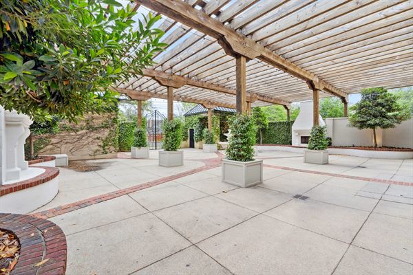 The Courtyard on Dauphin