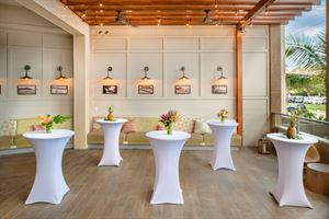 Lanai @ Knots Coffee Roasters