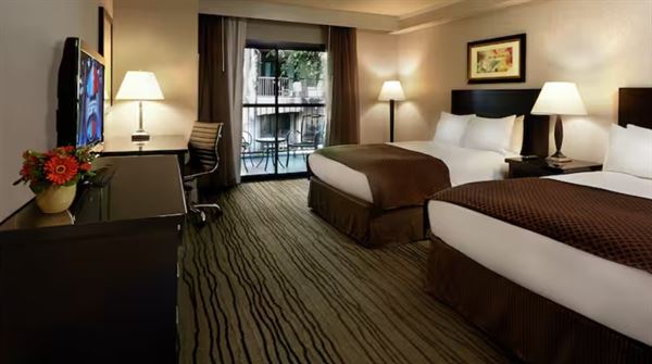 DoubleTree by Hilton Claremont