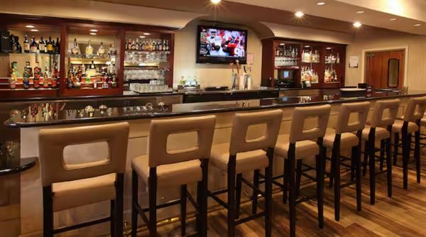 DoubleTree by Hilton Claremont