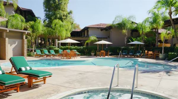 DoubleTree by Hilton Claremont