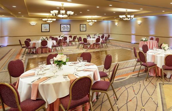 DoubleTree by Hilton Claremont