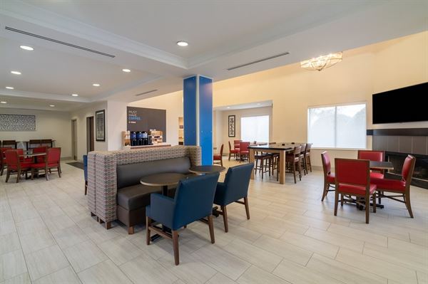 Holiday Inn Express & Suites Bluffton @ Hilton Head Area