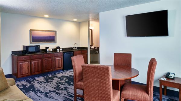 Fairfield Inn & Suites Detroit Livonia