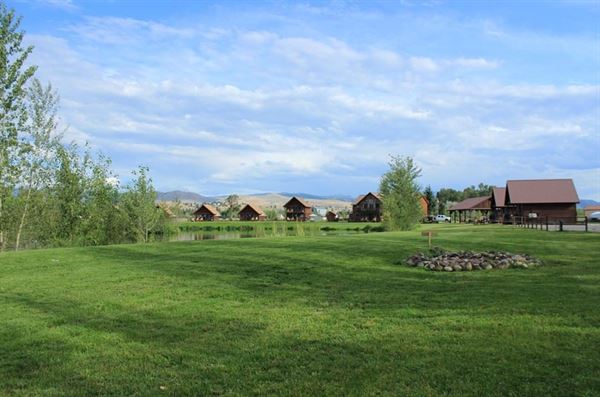 Anglers Lodge and Cabins