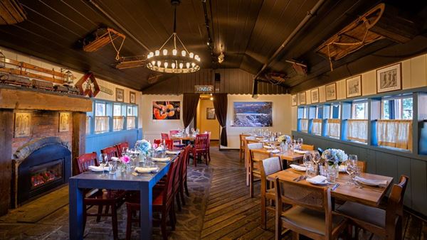 Cottonwood Restaurant & Bar