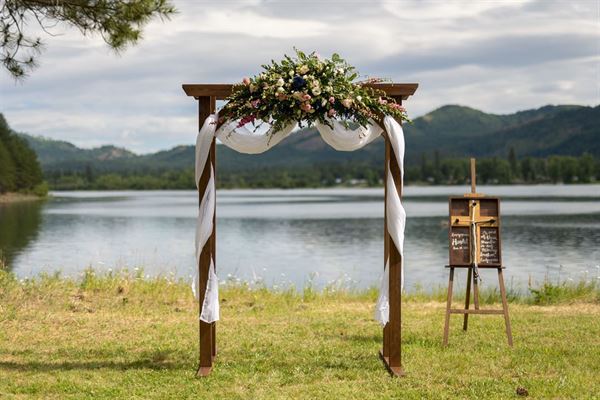 Grand Pend Oreille Weddings