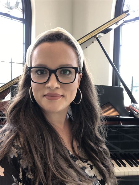 Hannah  Salamon-Vegh Event Pianist