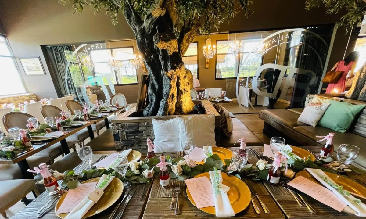 Déjà Blue Restaurant