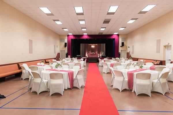 Christian Community Center, Manor