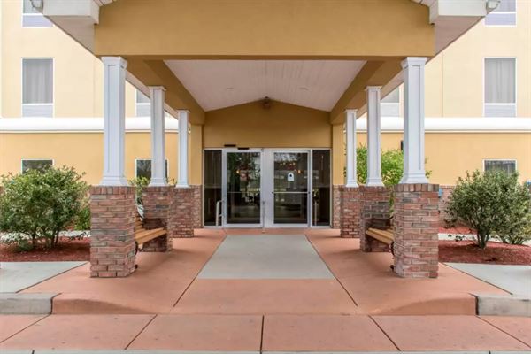 Comfort Suites Montage Mountain