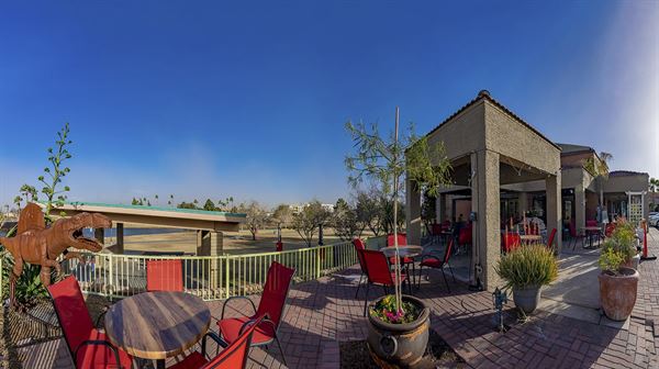 Duke's Sports Bar & Grill