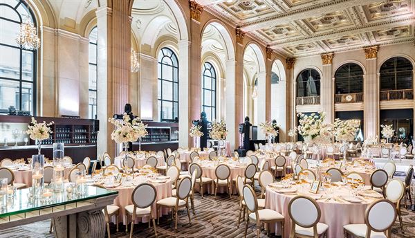 One King West Hotel & Residence