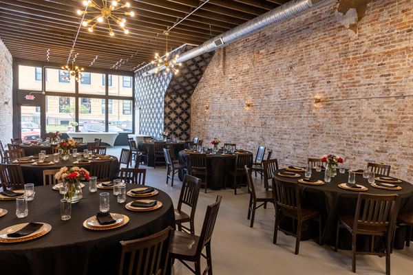 Lexington On The Square