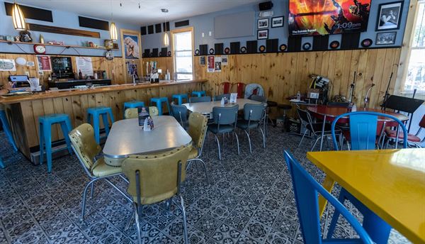 Hank Dietle's Tavern