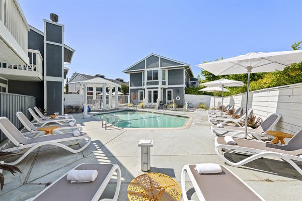 Up Valley Inn & Hot Springs