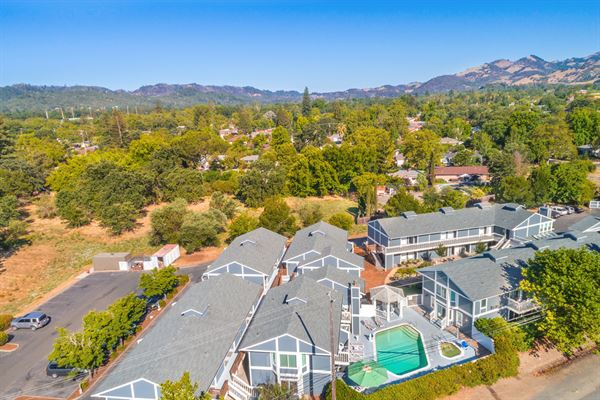 Up Valley Inn & Hot Springs