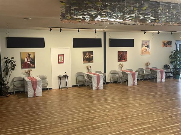 MJ BALLROOM DJ SERVICE & DANCE VENUE