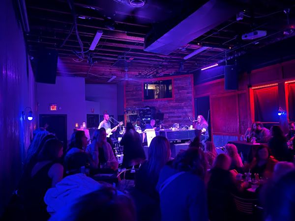 John King Grill & Dueling Piano Bar