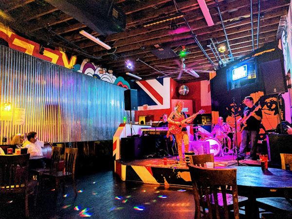 John King Grill & Dueling Piano Bar