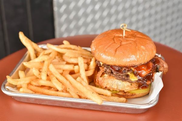 John King Grill & Dueling Piano Bar