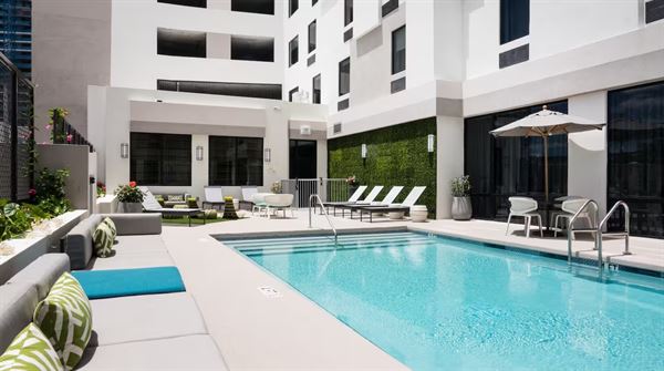 Hampton Inn & Suites Miami Wynwood Design District
