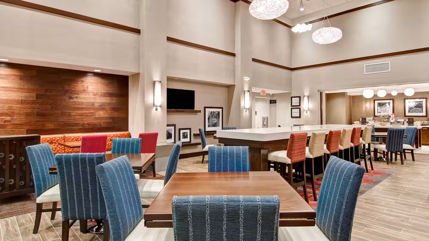 Hampton Inn & Suites Detroit/Troy