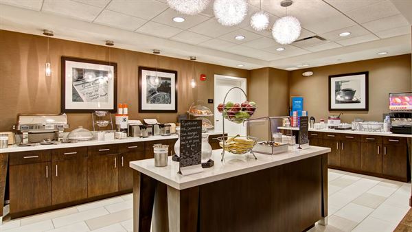 Hampton Inn & Suites Detroit/Troy